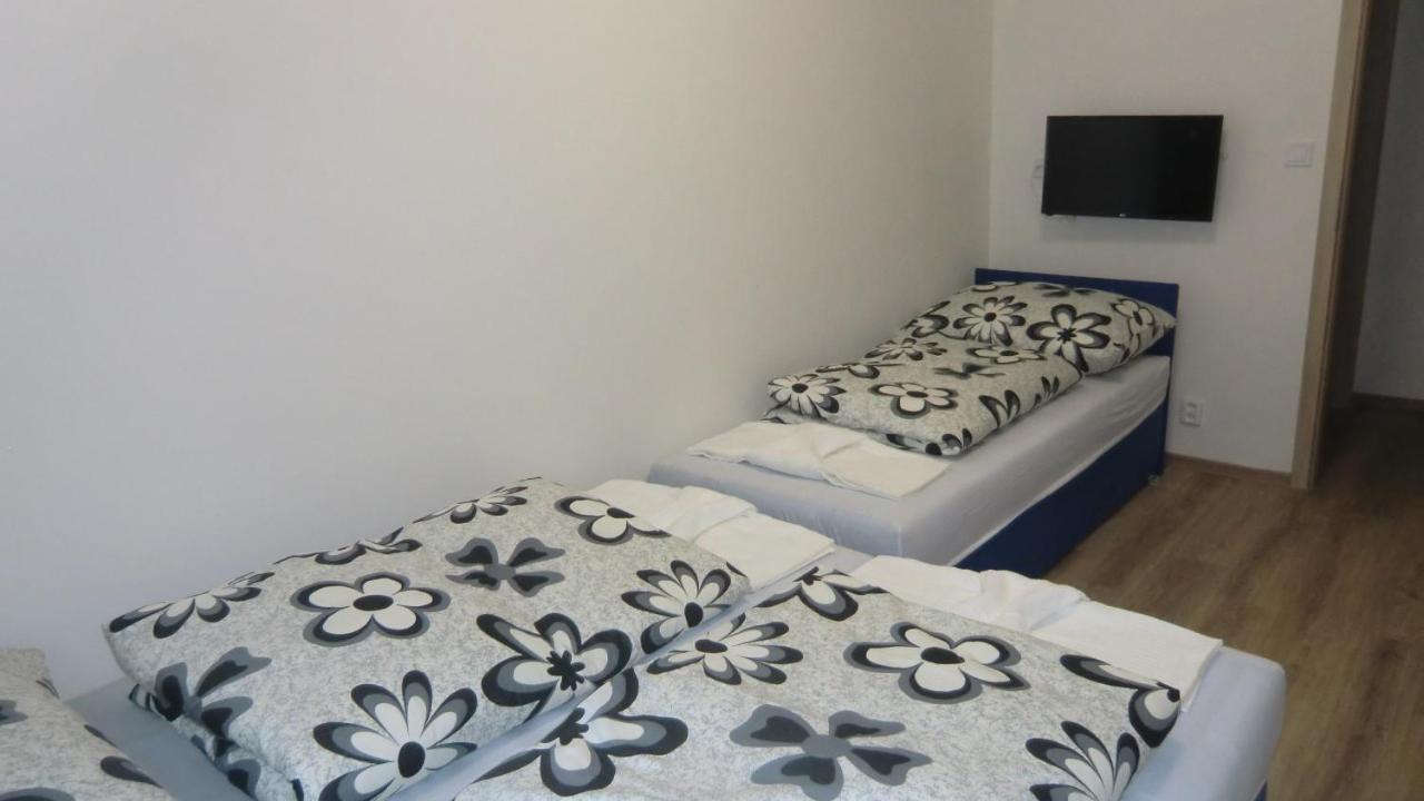 Apartamento Hu Praga Exterior foto