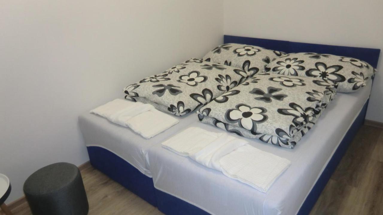 Apartamento Hu Praga Exterior foto